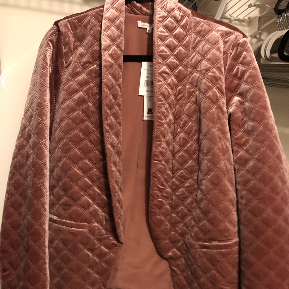 Brand new with tags Willow and Clay blazer jacket size Small. Rose color